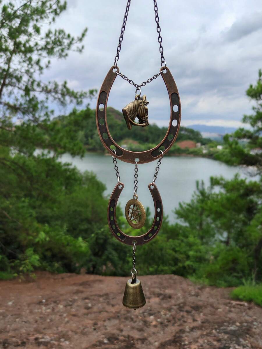 1pc Lucky Horseshoe Wind Chime, Outdoor Iron Love Wind Chime, Retro Horseshoe Design, Valentine's Day Iron Nail Wind Chime Home Decor Lucky Love Wind Chime, Garden Hanging Decor, New Year Gift - Bronze - View 1