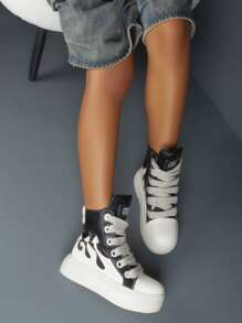 厚底时尚女式踝靴圆头厚底女士运动鞋硫化鞋系带设计师哥特朋克摇滚短靴黑色短裤