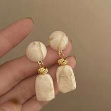Resin Irregular Earrings Women's Daily Versatile Temperament Earrings Earrings - 白色 - 查看 5