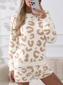 女士休闲宽松针织两件套，豹纹圆领长袖毛衣和短裤，冬季