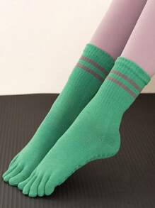 Chaussettes mi-mollet pour les orteils en automne/hiver, chaussettes de yoga. Anti-dérapantes pour le Pilates, le yoga, les sports et la fitness. Confortables, douces, avec des points en silicone antidérapants. Chaussettes de compression pour l'intérieur et l'extérieur.