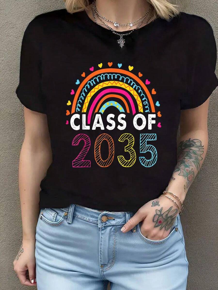 Camiseta de graduación de preescolar de la futura clase de 2035, camiseta de cuello redondo de moda para mujer. Camiseta de manga corta de algodón de 220 g, impresión por una cara - Negro - Ver 1