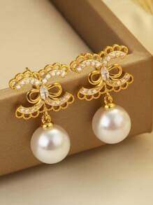 زوج من أقراط الأذن الأنيقة المبسطة ذات الحرف C المزدوج المرصع باللؤلؤ، بنمط الحرف المرصع بالزركونيا، مناسب للهدايا والاستخدام اليومي