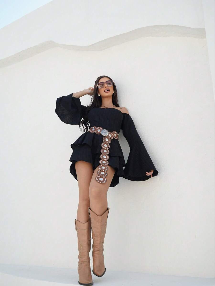 Short Off-The-Shoulder Romper Dress With Puff Sleeves - màu đen - Xem 1