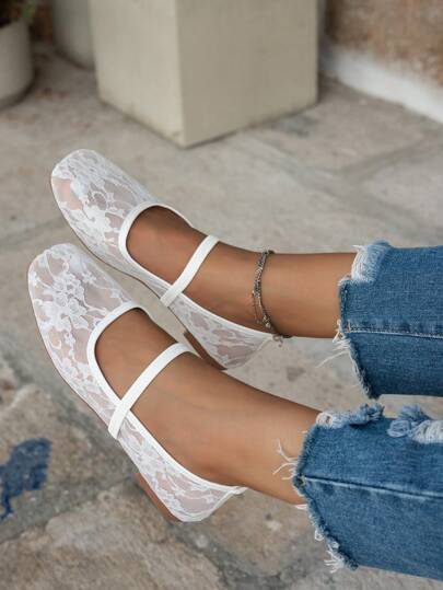 حذاء كاجوال مسطح للنساء ذوات الحجم الكبير موديل خريف 2025، بتصميم مربع الأصبع، من قماش الدانتيل والبتلات، مناسب للخروجات والحفلات، تهوية جيدة وتصميم مفتوح، متعدد الاستخدامات، أحذية بالية، ماري جين
