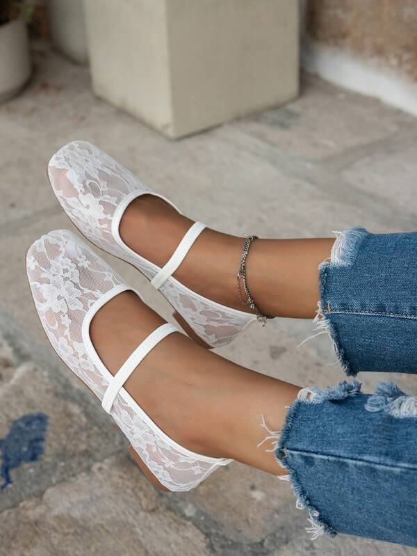 حذاء كاجوال مسطح للنساء ذوات الحجم الكبير موديل خريف 2025، بتصميم مربع الأصبع، من قماش الدانتيل والبتلات، مناسب للخروجات والحفلات، تهوية جيدة وتصميم مفتوح، متعدد الاستخدامات، أحذية بالية، ماري جين