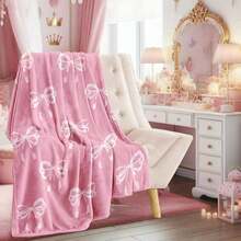 Coquette Pink Bow Blanket - Soft, Collegiate Chic Flannel, Ideal For Dorm Room, Spring Decor, Girly Gift For Birthday Anniversaries, Valentine's Day, Thanksgiving, Christmas, Halloween, Wedding, New Year Gifts Provide, Ideal Gifts For Her, Him, Family Members, Boyfriends, Girlfriends, Fathers, Family Members, Mothers, Lovers, Daughters, Sons, Grandfathers, Grandmothers, Friends, Classmates And Pets. Sofa, Bed, Car, Bedroom, Living Room, Office, Outdoor Camping, Beach, Wall Decoration, Bedroom Decor, Halloween Blanket, Fall Decor, Fall Decorations For Home, Christmas Party Theme Blanket, Christmas Decor, Office Decoration - màu1 - Xem 3