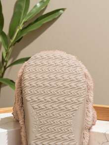 1 par de pantufas infantis de pelúcia com estampa de urso de desenho animado, antiderrapantes, de salto baixo e quentes para uso interno, adequadas para outono/inverno - Caqui - Ver 9