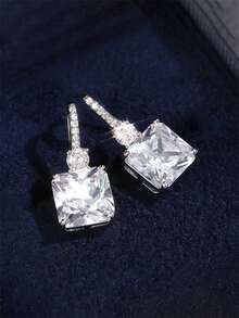 一对优雅的黄色立方氧化锆水滴耳环，适合作为情人节礼物送给女性。 - 銀色 - 查看 6