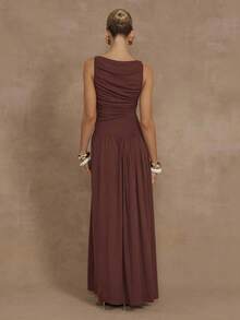 conciso Vestidos de fiesta elegantes de cuello de barco plisados y ajustados sin mangas de color caqui para mujer en verano - Café - Ver 4