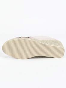 2025 New Woven Fisherman Shoes For Women, Thick Sole Flat Soft Bottom Embroidered Slip-On Loafers
