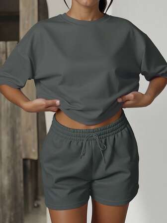 2pcs Women's Casual Loose Solid Color Round Neck Short Sleeve T-Shirt And Shorts Set, Suitable For Outings, Sportswear, Dark Grey Short Sleeve Shorts Set, Jogging Outfit, Casual Wear For New Year, Valentine's Day