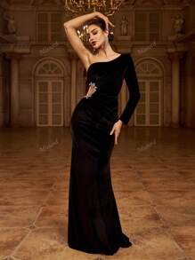 Missord Robe de soirée de velours noire à détail de strass et col asymétrique. Élégante robe de bal à manches longues pour cérémonie, mariage, dîner ou remise de diplôme