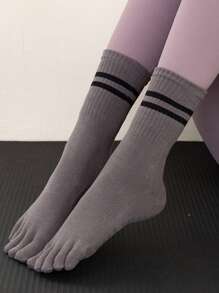 Chaussettes mi-mollet pour les orteils en automne/hiver, chaussettes de yoga. Anti-dérapantes pour le Pilates, le yoga, les sports et la fitness. Confortables, douces, avec des points en silicone antidérapants. Chaussettes de compression pour l'intérieur et l'extérieur.