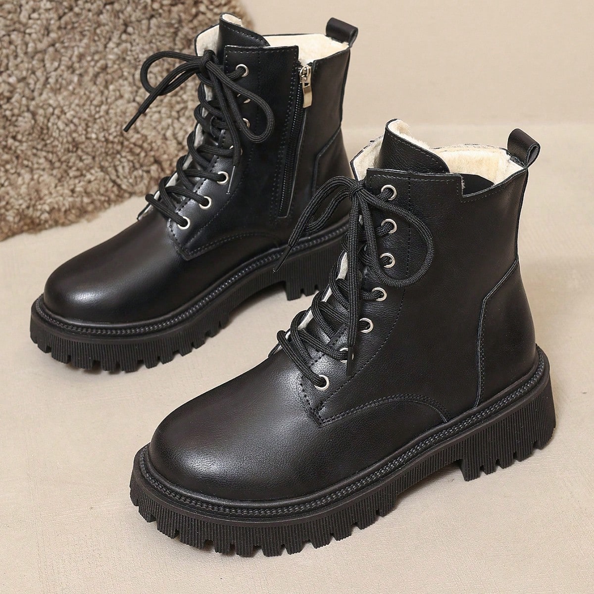 Zapatos nuevos de otoño/invierno 2025, con suela gruesa y grandes, zapatos escolares para estudiantes, zapatos casuales versátiles de moda, con crem
