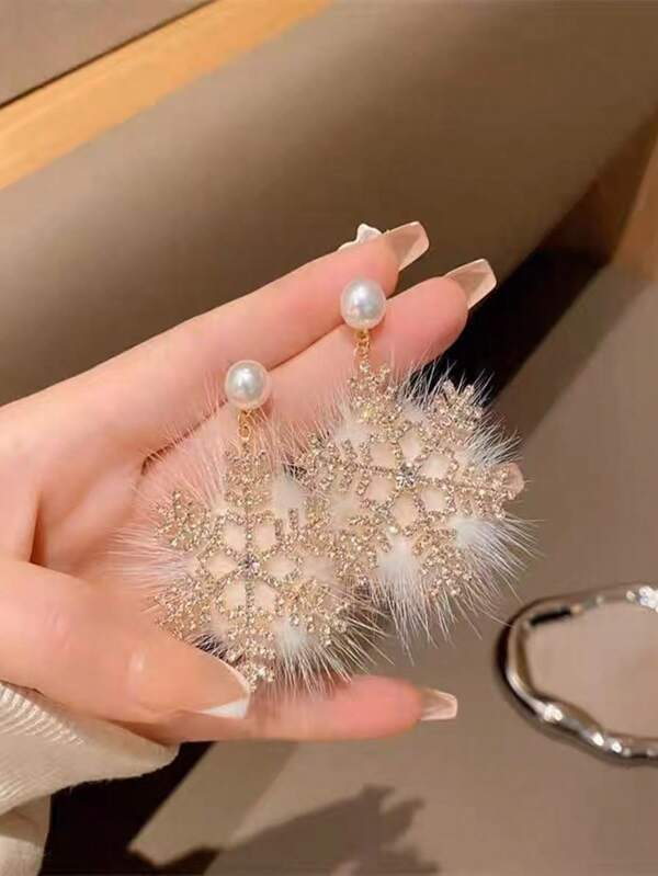 1 Pair Fashionable Faux Pearl & Fuzzy Snowflake Dangle Earrings, Suitable For Women In Any Occasion, Christmas Gift