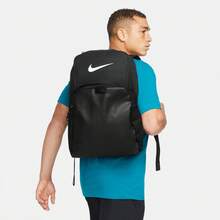 Nike حقيبة ظهر تدريب يونيسكس نايك برازيليا 9.5 (حجم إضافي كبير، 30 لتر) باللون الأسود والأبيض - أسود/أسود/(أبيض). - مشاهدة 4