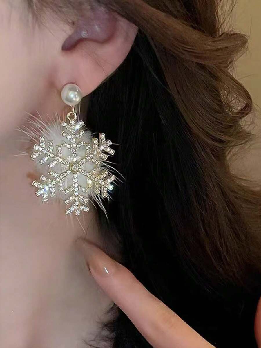1 Pair Fashionable Faux Pearl & Fuzzy Snowflake Dangle Earrings, Suitable For Women In Any Occasion, Christmas Gift - Multicolor - View 1