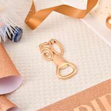 金色 50 岁开瓶器，适合作为 50 岁生日派对、50 周年结婚纪念派对的礼物或纪念品，流行的金色和黑色主题派对装饰，派对回礼，家庭聚会礼物，送给爸爸、妈妈、老师、姐妹的礼物，有趣的礼物，送给朋友的礼物 - 金色 - 查看 8