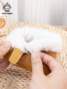 婴儿冬季时尚加厚保暖靴毛绒雪地靴