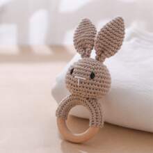 1pc Hand Knitted Rabbit Rattle - Soft Plush Rabbit Ring Toy, Multi-Color Rabbit Baby/Infant Rattle Toy, Baby Sleep Aid Tool, Concentration Training, Easy To Grab Suitable For Infants And Toddlers, Mixed Textile, Promotes Visual And Auditory Development, And Trains Their Grasping Of Baby Toys, Attracts Baby's Attention, Soothing Ringing Sound, Suitable For Nursery Decor, Cognitive Development, Suitable For Easter, Christmas, Birthday And Newborn Gifts, Easter Gift