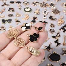 10/20/30/50/80/100 件简约粉色珐琅 + 金合金随机混合心形、五角星、大象、叶子吊坠，适用于包包装饰，手工 DIY 珠宝制作项链手链耳环配件 - 粉紅+金 - 查看 10