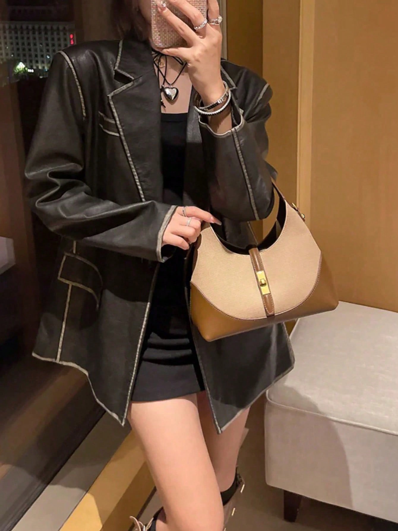 حقيبة ذات تصميم فريد بتصميع ألوان متباينة، حقيبة ك...