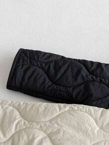 1件男婴黑色高领休闲舒适长袖开衫外套，冬季