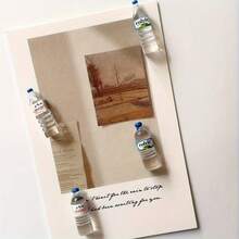 12 件/6 件/3 件迷你水瓶冰箱贴 - 逼真的饮料主题树脂冰箱贴，椭圆形耐用厨房和办公室装饰，紧凑尺寸可容纳照片和笔记，俏皮的家居配件，有趣的冰箱贴，便笺夹，趣味配件，坚固的结构，礼品购物袋，装饰性磁铁，持久装饰，照片展示磁铁 - 彩色 - 查看 6