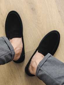 Designer Fashion Men's Slip-On Loafers, Faux Suede Casual Shoes, Soft, Comfortable, Breathable, Non-Slip, Durable Flat Shoes, Versatile For Suits, Students, Graduation, Business, Party, Wedding, Spring/Summer/Autumn, Plus Size, Multiple Colors Available. Note: Runs Small, Please Order One Size Up. Old Money Chic Autumn - Black - View 11