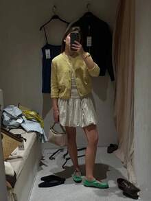 Große Größen Damen Lässiger Langarm Einzelknopf Strickjacke, modische vielseitige große Muschel Knopf Langarm Strickjacke, Herbst/Winter Damenbekleidung Material, Weiß/Blau Strick/Rundhals Pullover/Langarm/Rückkehr zur Schule/Einfarbig/Halloween/Schuloutfit//Basic/Süß/, Damen Rückkehr zur Schule Mode, geeignet für Herbst/Winter Pendeln, Freunde, Boho Damen Lässige Knopf Strickjacke, Blumen Strickjacke Herbst Damenbekleidung, Strickpullover