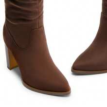 Botas altas para mujer de puntera puntiaguda, tacón grueso y bloque, de ante, con cremallera lateral, cómodas y de moda, estilo holgado, para otoño/invierno - Marrón Chocolate - Ver 8