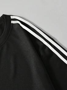 Shwiy 男士休闲意大利文字和国旗印花 T 恤，搭配撞色黑色胶带，运动校园风格，适合春夏季、日常和街头穿着