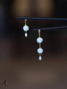 Two Bohemian Wooden Lily Of The Valley Hairpins Are Suitable For Women, With Teeth Shaped Into A Ponytail At The Back Of The Head And Sweet And Lovely Hairpins. The Side Clip Of The Hairpin Is Fresh Country Style, Bun Extension, Hair Bun Maker, Bun Hair Piece, Hair Styling Pins, Bobby Pins