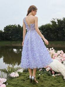 女士修身连衣裙，饰有串珠刺绣滚边、泡泡袖和层叠荷叶边下摆，适合毕业典礼、婚礼、派对、晚礼服等场合穿着。 - 紫色 - 查看 6