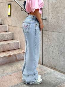 女士经典浅色直筒牛仔裤，后袋绣花，日常休闲穿着 - 淺色水洗藍 - 查看 6