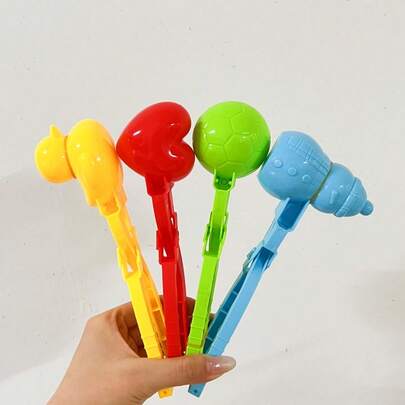 1/4 件雪球/沙球模具工具 - 心形、鸭子、雪人和足球图案 - 户外雪地游戏配件、沙滩玩具 - 颜色随机