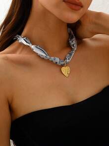Colar com pingente de coração em dois tons, estampa de leopardo e correntes múltiplas, acessório perfeito para o dia a dia e férias, ideal para presentear mulheres.