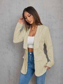 MODA MO, REF: 187 Women's Jacket, Elegant Lapel, Striped, Casual Style, Modern Look, Refined Modeling, Perfect Fit, Structured Fit, Comfort, High Quality, Sophisticated Look, Versatile Piece, Classic Design With A Modern Touch, Stylish Jacket, Ideal For Mid-Season, Feminine Urban Look, Impeccable Finish, Composition With Personality, Elegant Casual Fashion, Essential Piece In The Wardrobe, Jacket With Charm, Light And Striking Look, Contemporary And Functional Style. - 奶油色 - 查看 3