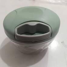 1 件，16.91/30.43 盎司手动绞肉机、大蒜切碎机、旋转洋葱粉碎机、蔬菜切割机、创意水果研磨机、绞肉机、耐用的手动厨房工具、易于烹饪、厨房食材加工的得力帮手 - 彩色 - 查看 14