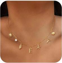 CAROVO Gold Initial Charm Necklace Women Letter A-Z Necklace 14K Gold Plated Charm Pendant Necklace Boho Summer Seashell Beach Starfish Surfer Jewelry - e - 查看 1