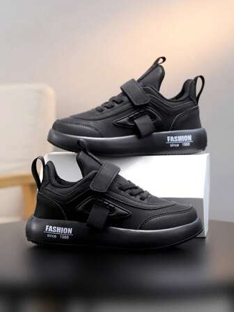 1 par de zapatos deportivos de cuero negro para niños, zapatos casuales ligeros de suela blanda para niños, adecuados para uso casual diario y correr