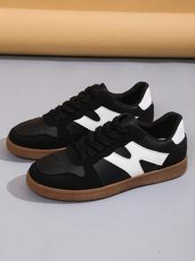 Schwarze lässige Flach-Sneaker für Damen, modische neue vielseitige Trainer, bequeme Sportschuhe, Frühling/Herbst