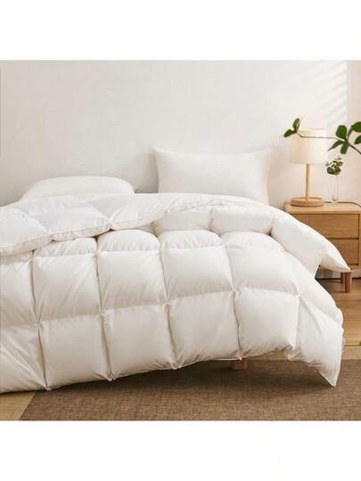 1 st. quiltad, rutig höst-/vinterfilt i varm, ultramjuk mikrofiber, fylld med dunalternativ, mjuk och andningsbar, med hörnöglor, vit