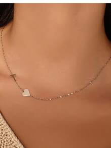 Colier din oțel inoxidabil cu 26 de litere, 1 buc., Fashion Niche, lanț de claviculă în formă de inimă, colier personalizat și versatil, placat cu aur de 18K, potrivit pentru ținute casual și de petrecere