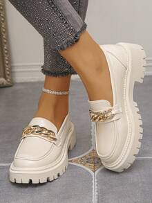 2025年春季新款厚底英伦风女式乐福鞋，百搭通勤复古金属扣一脚蹬平底鞋，白色和黑色 - 米色 - 查看 6