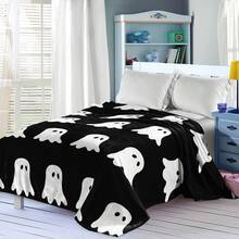 1pc Glow-In-The-Dark Ghost Pattern Flannel Blanket. Made Of High-Quality Flannel Fabric, Soft And Skin-Friendly, More Suitable For Young People. It Is Warm And Comfortable, Suitable For Sofa, Bedroom And Travel, And Is An Excellent Gift For Friends And Classmates. - Multicolor - View 4
