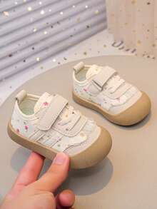 1 Đôi giày thể thao đế PU móc và đế ren hoa dễ thương cho bé gái, thích hợp cho các hoạt động ngoài trời hàng ngày, mọi mùa - Màu be - Xem 3