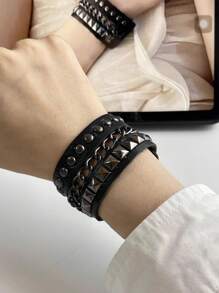 Xiacheng 1/3/4件套女士朋克摇滚手链套装 - 铆钉可调节人造革手镯，80年代Emo哥特机车风，男女皆宜的另类时尚