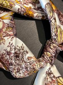 1pc Elegant Floral & Butterfly Print Silk-Like Bandana Scarf, Women's Spring/Summer Essential, Versatile Hair Accessory, Fashion Neck Scarf - Khaki White - View 3